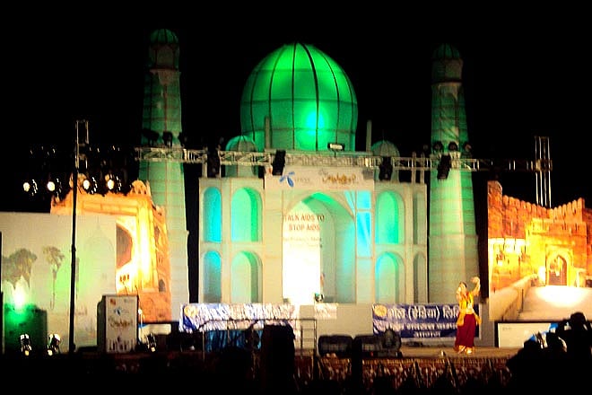 Carnival at the Taj Mahal