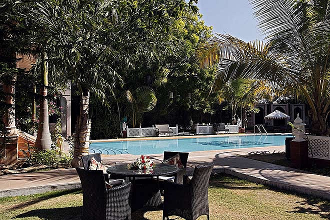 Honeymooners check out Ranbanka Palace--s special offer