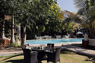 Honeymooners check out Ranbanka Palace--s special offer