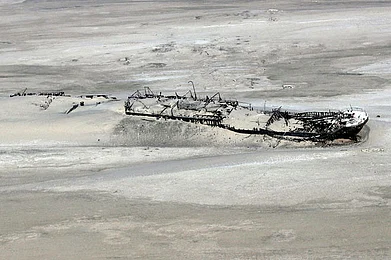 Wikimedia Commons : Eduard Bohlen Shipwreck
