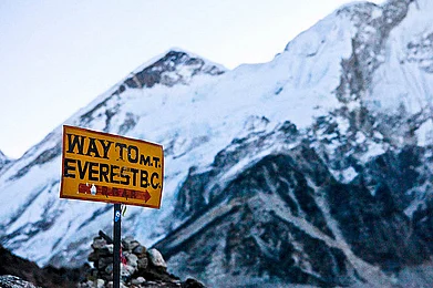 Nepal opens Everest to climbers