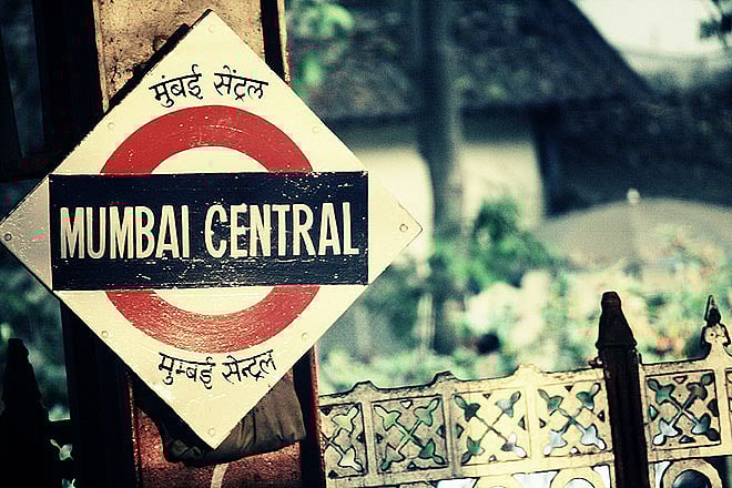 Mumbai Central India--s first wi-fi enabled railway station