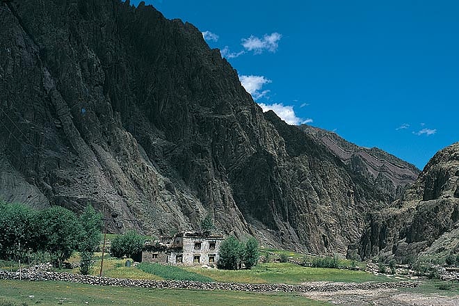 Delhi to Leh on Royal Enfield Bullet Electra