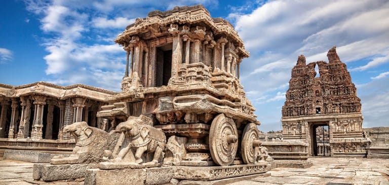 The famous chariot temple in Hampi - Deposit Photos