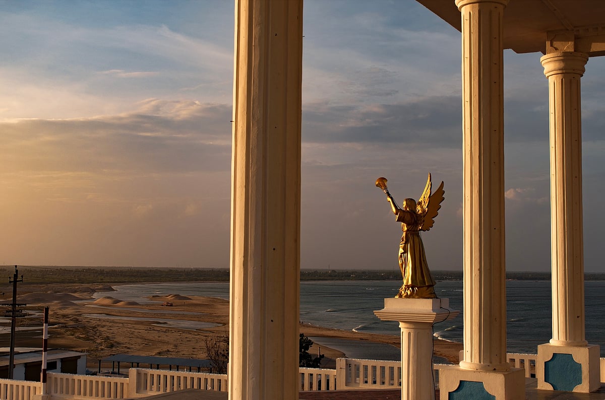 Francis Xavier statue in Thoothukudi - Tamilnadu Tourism
