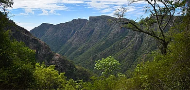 Shutterstock : Landscape view of Koll Hills