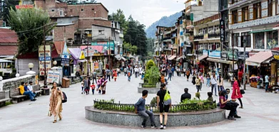 The Mall Road in Manali, Photo Credit Mrinalpal/Shutterstock