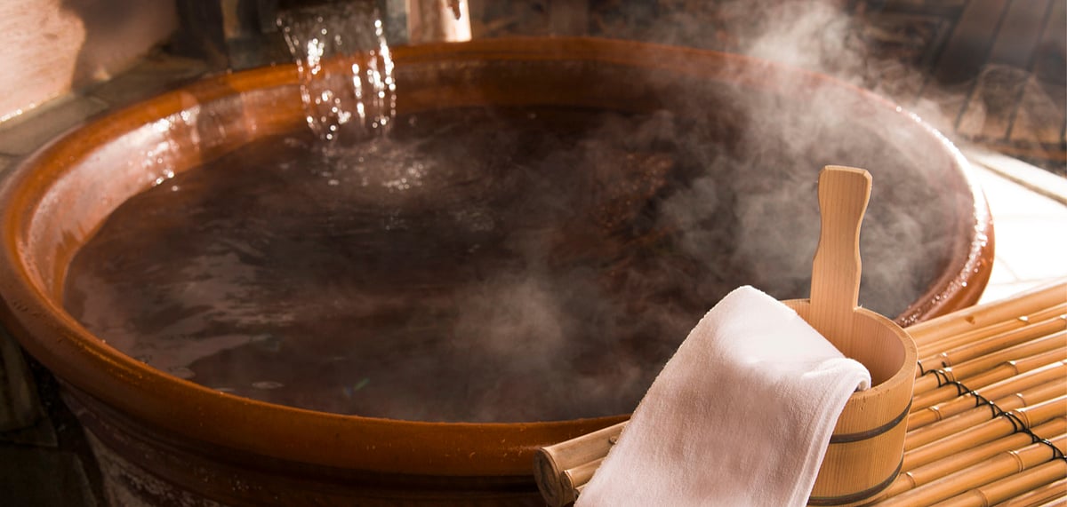 Shutterstock : These natural hot springs are all you need this season 