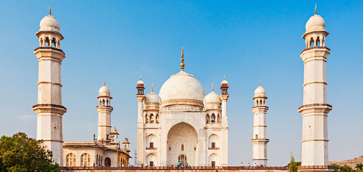 Bibi Ka Maqbara bears a striking resemblance to the Taj Mahal