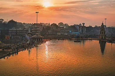 Shutterstock : Ghats on the Godavari River