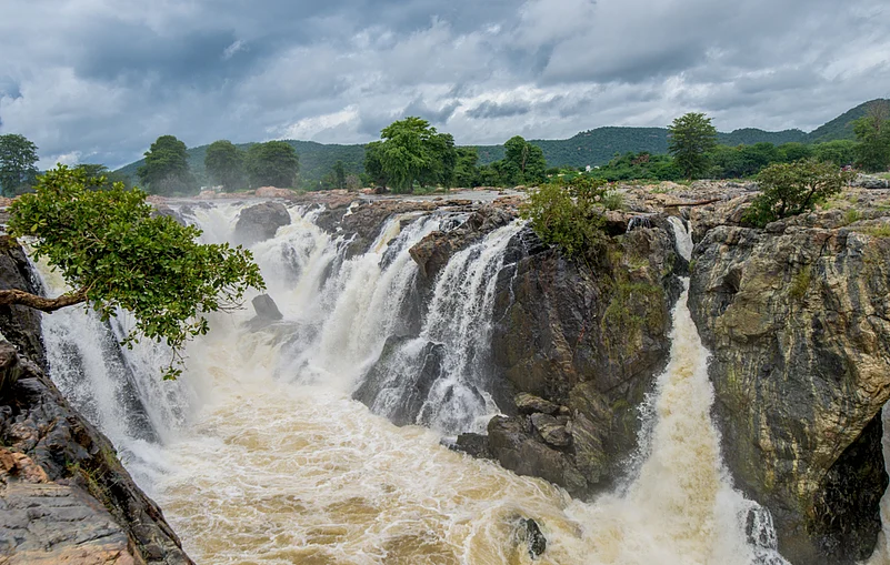 A view of Hogenakkal Falls