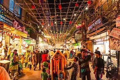 Old Delhi comes alive at night during Ramzan