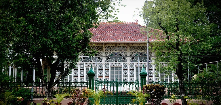 Upasana Griha at Santiniketan - Wikimedia commons