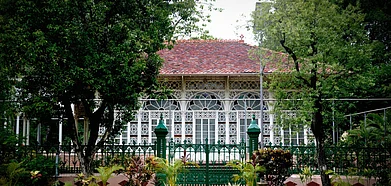 Wikimedia commons : Upasana Griha at Santiniketan