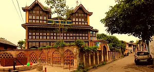 The illuminated Chateau Garli