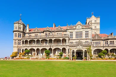 Viceregal Lodge in Shimla. Credits saiko3p / Shutterstock.com