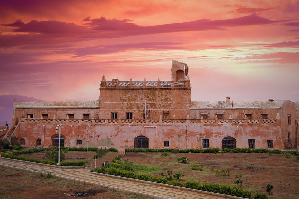 Cover Photo Credit Every Shutter Counts / Shutterstock.com