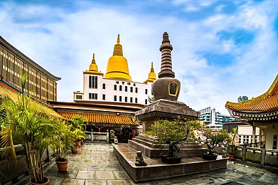 Cover Photo Credit DerekTeo / Shutterstock.com