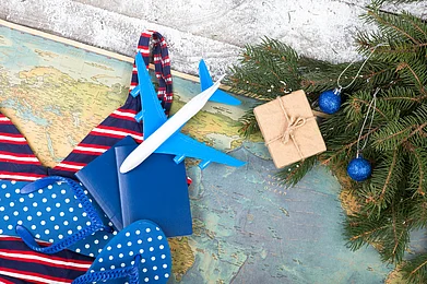 Shutterstock : This gifting season, pick the perfect gift for your traveller buddy.