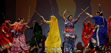 Who isnt a fan of dandiya during Navratri