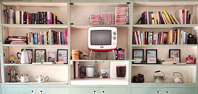 A pastel setting at the cafe