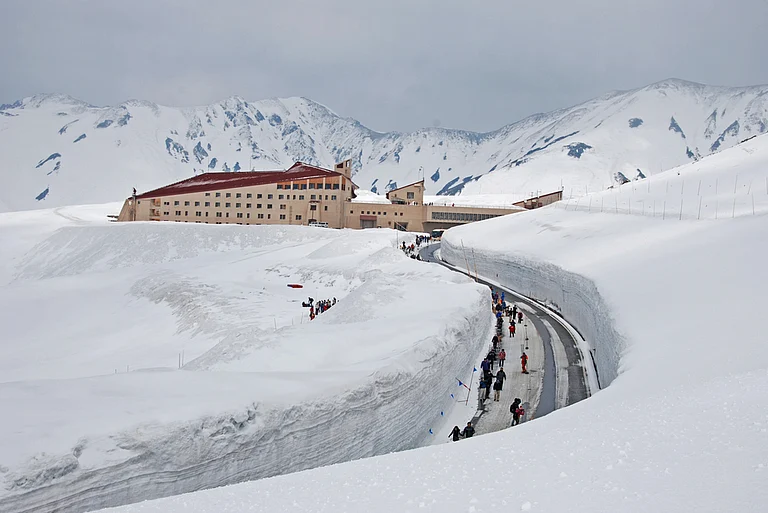 The snow walls of the Tateyama-Kurobe Alpine Route - Shutterstock