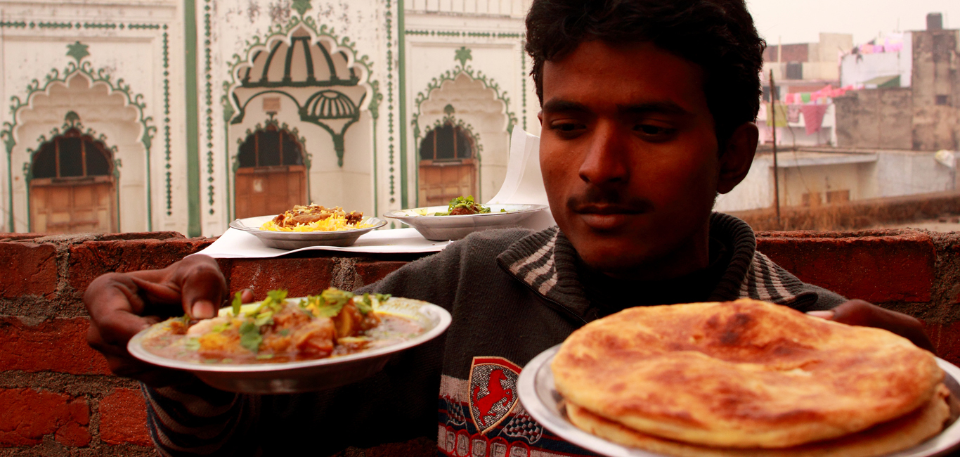 A plateful of Rahim nihari paya and biryani is all you need when in Chowk, Lucknow