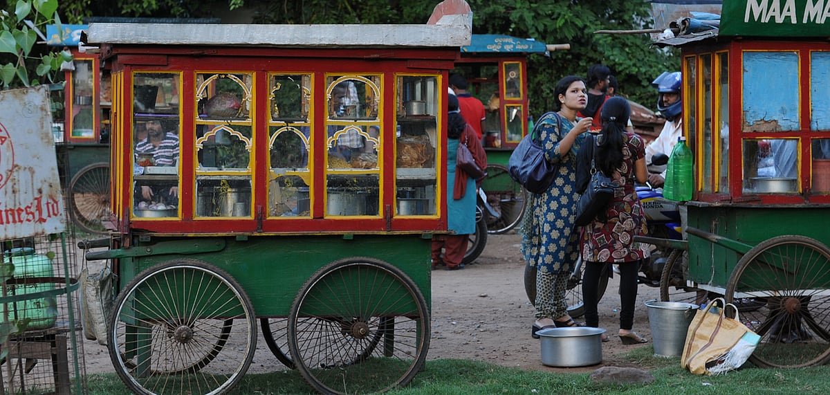 Chaat stall at Bapuji Nagar in Bhubaneswar, Odisha