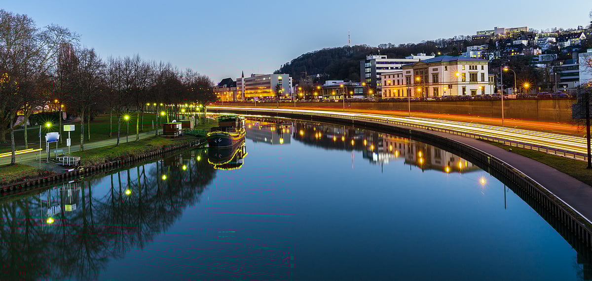 The city post sundown 