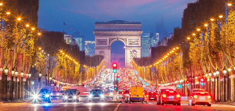 Elysees and the Arc de Triomphe lit up for Christmas - null