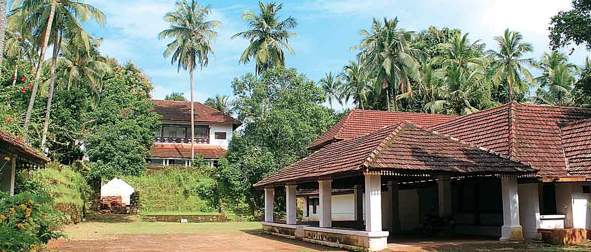 Wikimedia Commons : The 300-year-old heritage building was the former home of powerful feudal lords