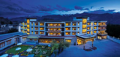 The facade of Grand Dragon