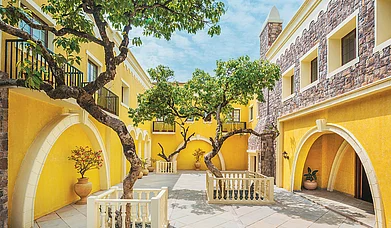 The courtyard at Le Mridien Mahabaleshwar
