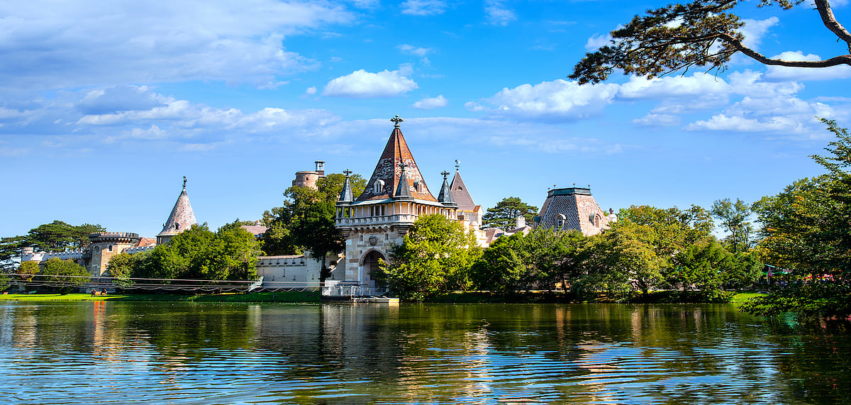 Representative Image The Franzensburg is a moated castle in Laxenburg in the district of Mdling in Lower Austria