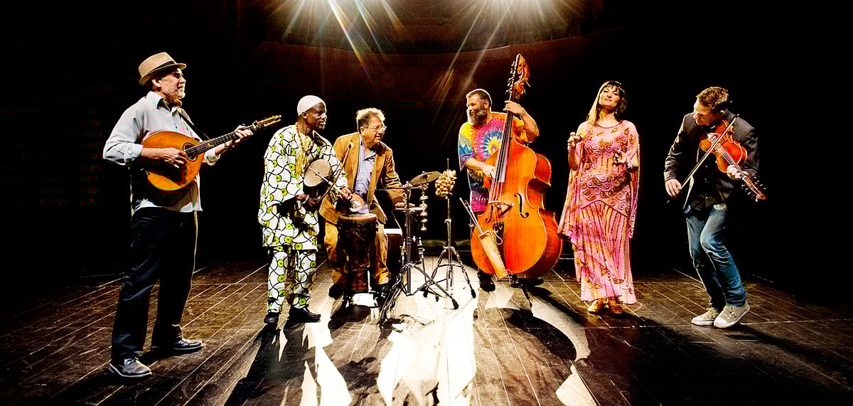 A performance by Ale Moller band