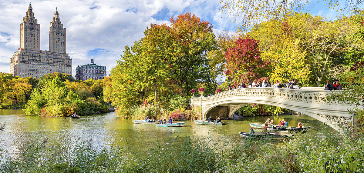 This Manhattan urban park is an iconic tourist attraction