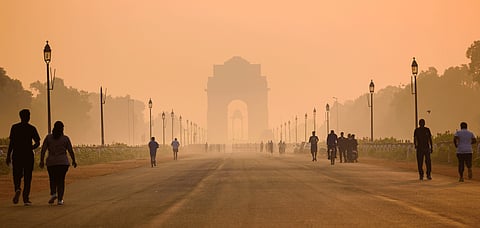 Heavy smog in Delhi each year troubles the citizens 