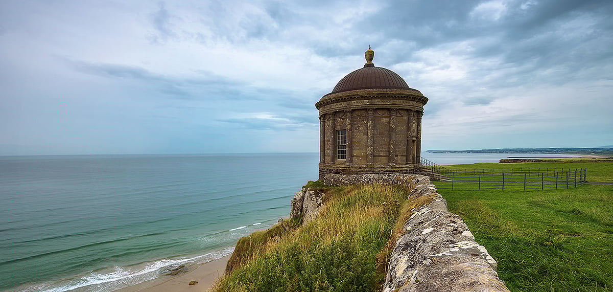 Mussenden Temple located on high cliffs overlooking Downhill Strand and the Atlantic Ocean was used as a shooting location in GoT