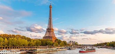 The gorgeous Seine river is all decked up to host Cinma sur lEau