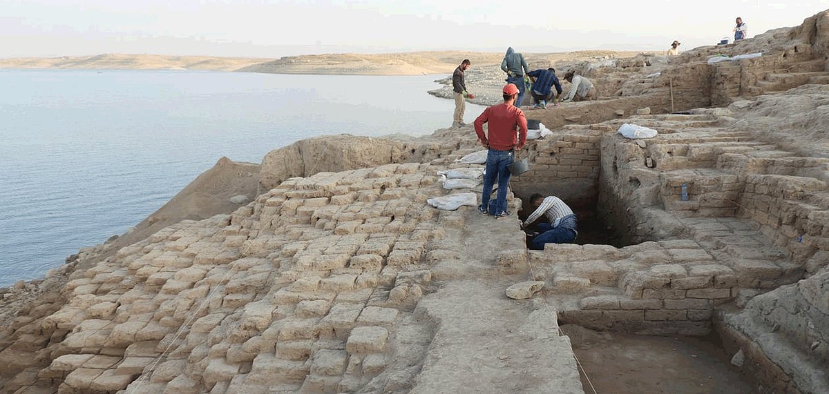 The terrace wall at Kemune Palace