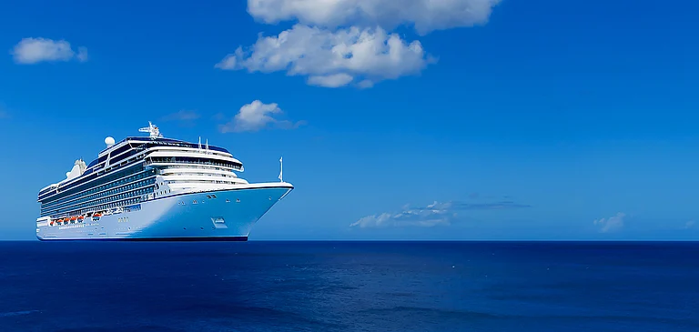 Seven cases, three deaths—health teams trace a rare virus aboard an Antarctic cruise route - Deposit Photos