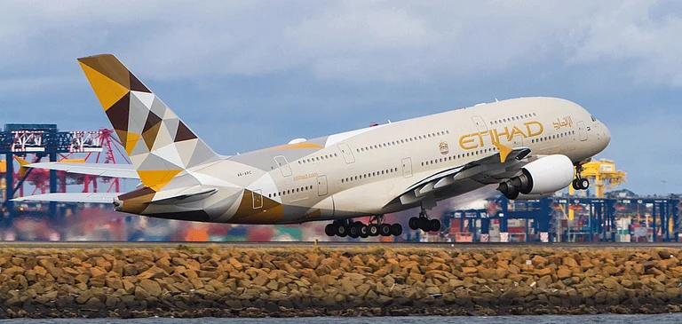 Limited flights resume at Dubai airports after a 48-hour shutdown, as Emirates, flydubai and Etihad cautiously restart select operations under tight security restrictions - Deposit Photos