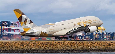 Deposit Photos : Limited flights resume at Dubai airports after a 48-hour shutdown, as Emirates, flydubai and Etihad cautiously restart select operations under tight security restrictions