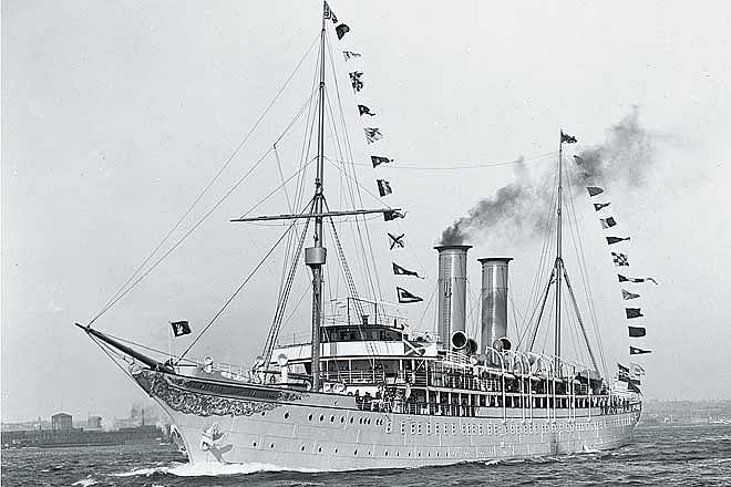 The first cruise ship, 1900