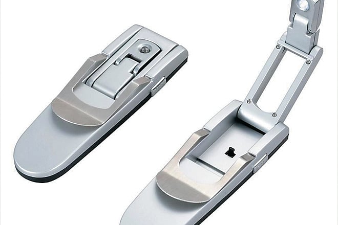 Robotic reading light