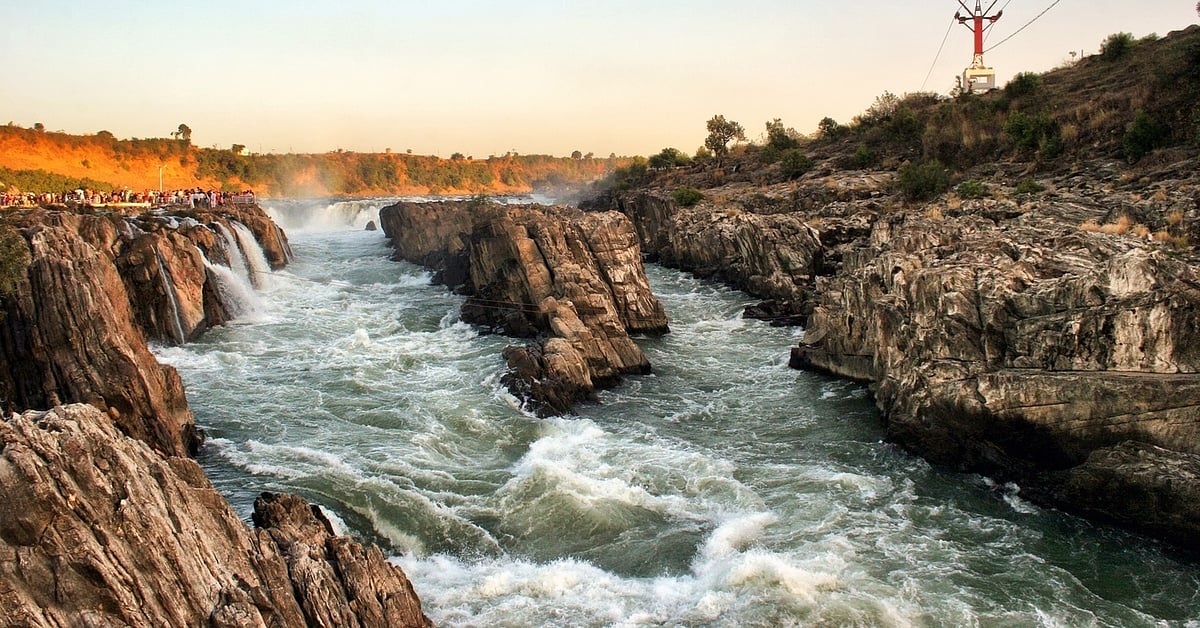 Dhuandhar Falls, Bhedaghat, Madhya Pradesh