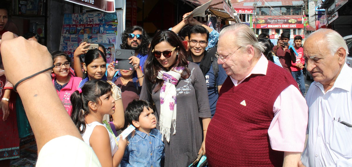 File photo of Ruskin Bond interacting with kids in Mussoorie 