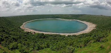 The original colour of the Lonar Lake