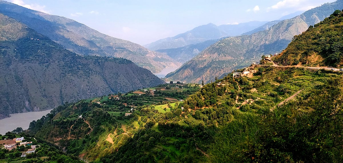 River chenab bisecting the Himalayan range into two
