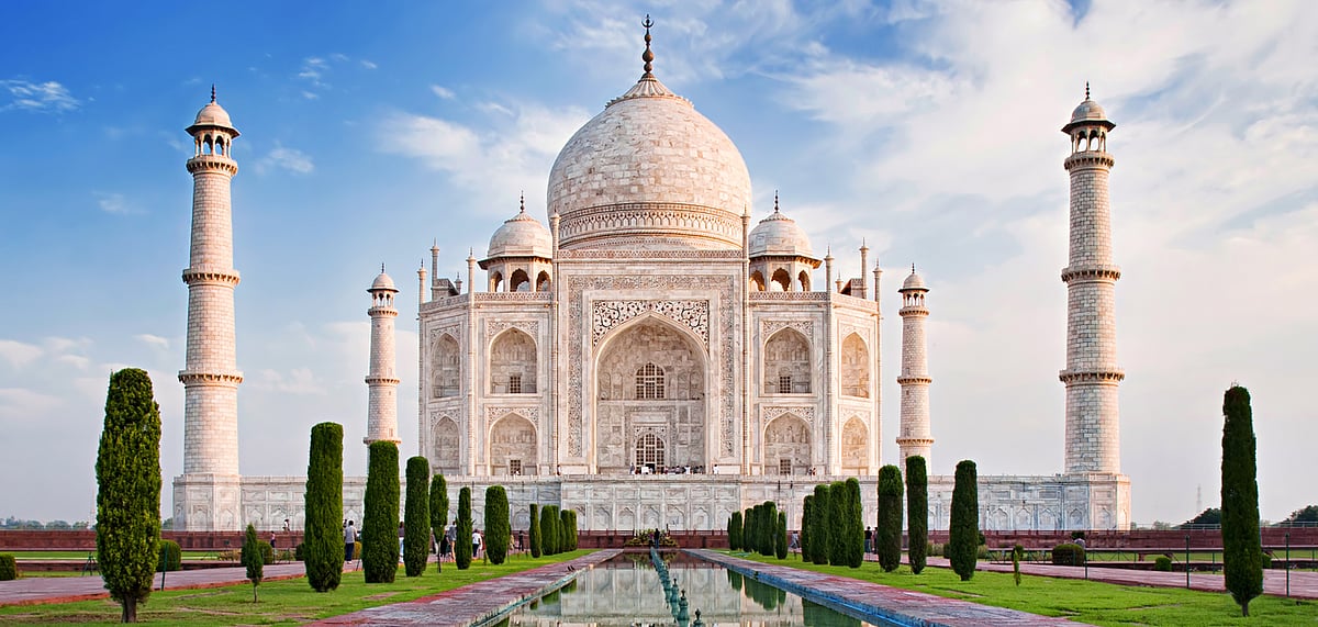 One of the Seven Wonders of the World, renowned global personalities have visited the Taj Mahal and clicked at the famous bench in front